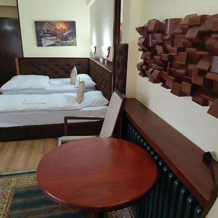 Kapistec فندق سكوبجي